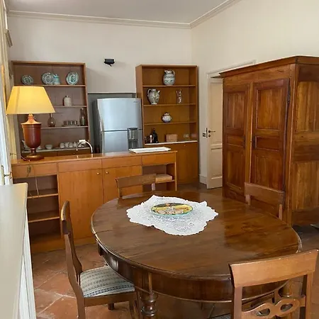 Royal Apartment in San Domenico Maggiore-3
